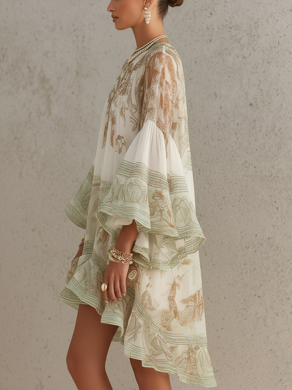Ermellina | Mini abito in chiffon avorio con stampa barocca e volant a cascata